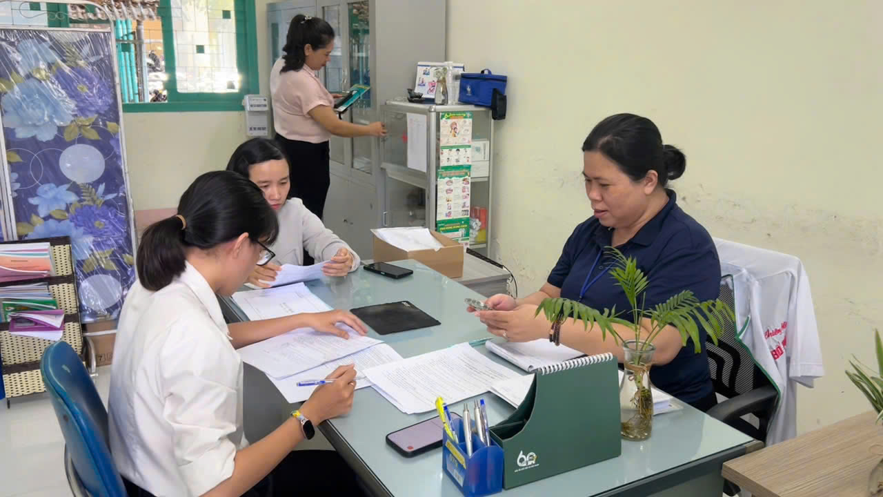 Giám sát việc thực hiện các quy định về y tế trường học tại Nam Khánh Hòa